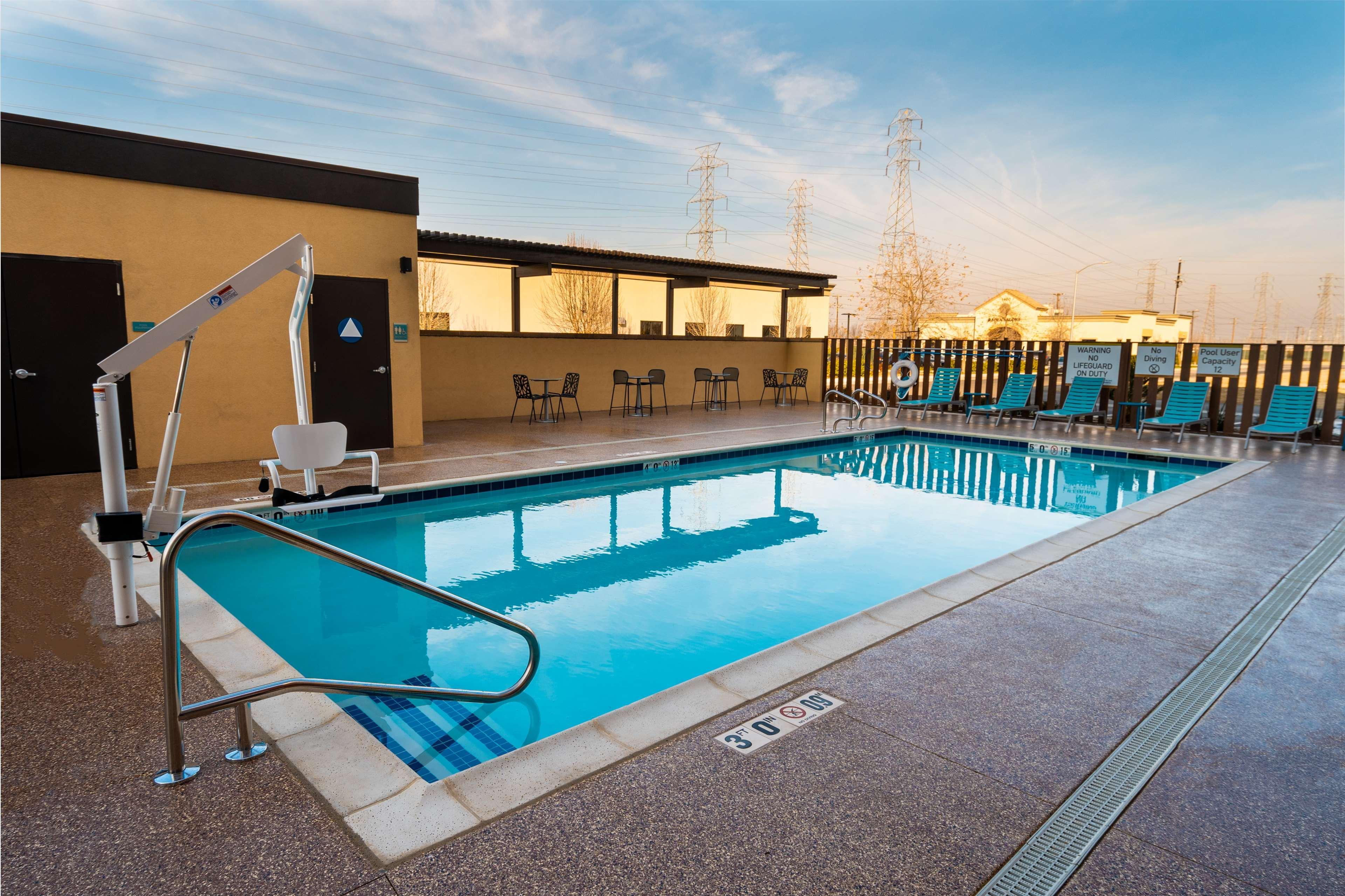 Home2 Suites Bakersfield Exterior foto